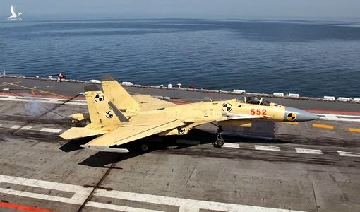 Tốn hàng tỷ USD nhưng J-15 chỉ là bản sao lỗi Su-33