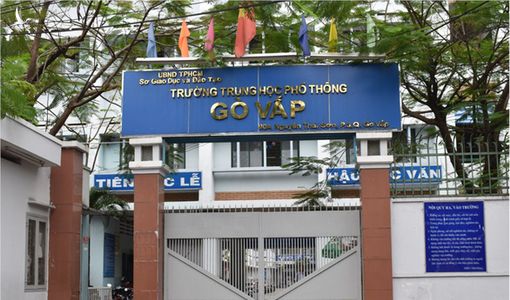 ‘Tôi đăng đề thi lên Facebook để xem bất cứ lúc nào’