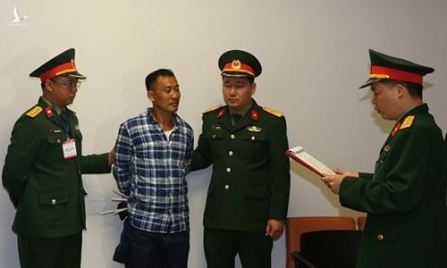 Đại tá quân đội sản xuất xăng giả, “bỏ túi” hàng chục tỉ đồng