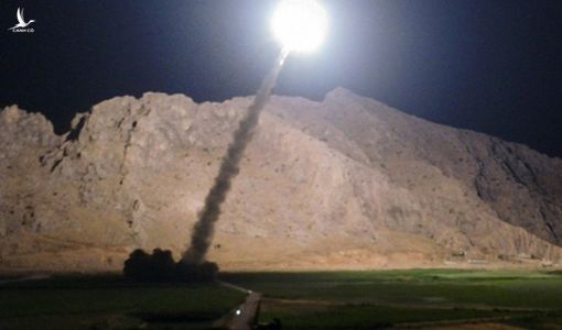 Mỹ không gọi được Thủ tướng Iraq giữa lúc căn cứ oằn mình dưới loạt tên lửa đòn thù của Iran?