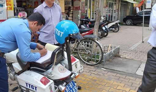 Tài xế xe biển xanh ‘vi phạm giao thông, phát ngôn phản cảm’ bị đình chỉ công tác