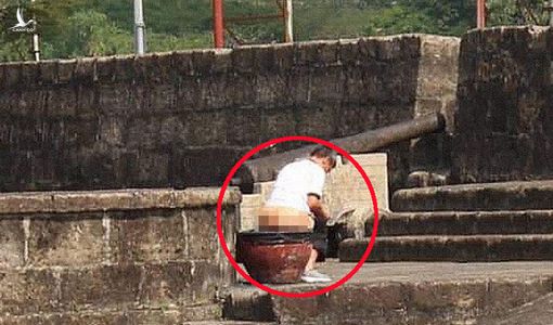 Truy tìm danh tính người đàn ông phóng uế tại di tích lịch sử của Phiippines