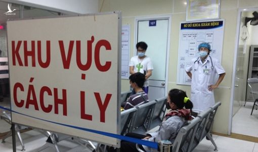 Hà Nội đang cách ly 2 người nghi nhiễm viêm phổi trở về từ Trung Quốc