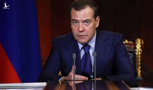 Thủ tướng Nga Dmitry Medvedev từ chức, giải tán chính phủ