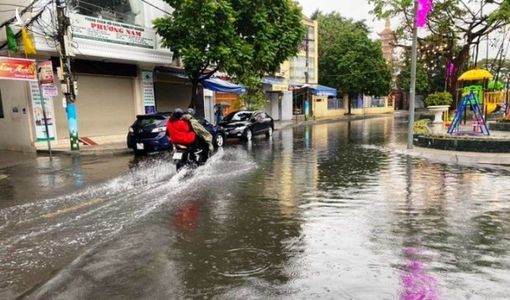 Hải Phòng, Nam Định ngập nước sau trận mưa lớn ngày đầu năm