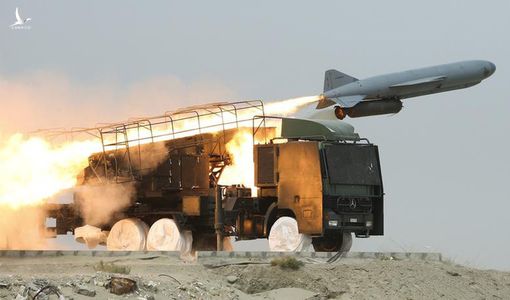 Tình báo Mỹ phát hiện tên lửa đạn đạo Iran đã vào thế sẵn sàng “trả đũa”