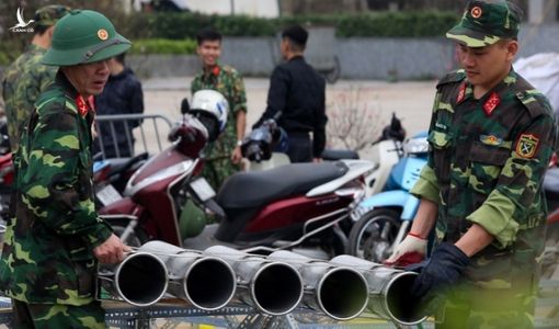 Hà Nội: Bên trong trận địa pháo hoa chuẩn bị khai hoả, đón giao thừa