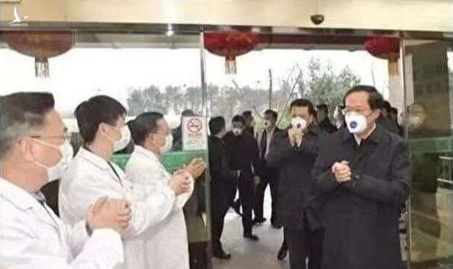 Dân Trung Quốc giận dữ vì quan chức Vũ Hán lấy khẩu trang của bác sĩ