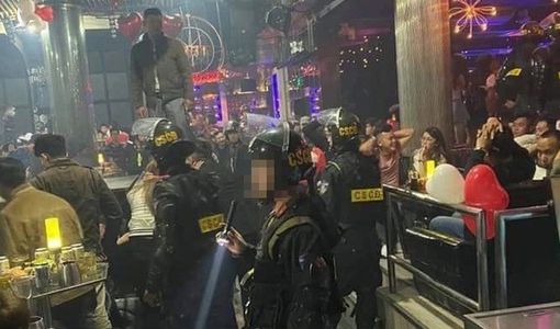 Gần 100 thanh niên phê ma túy trong quán bar hạng sang
