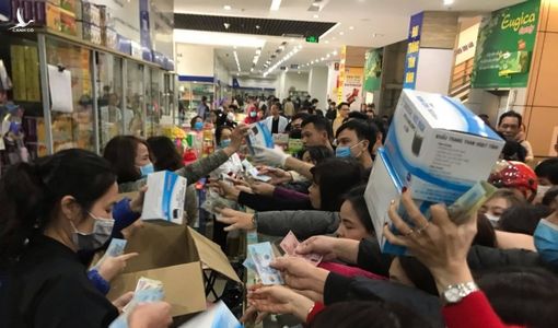 Virus corona đáng sợ, nhưng chưa đáng sợ bằng “ổ dịch” từ lòng người