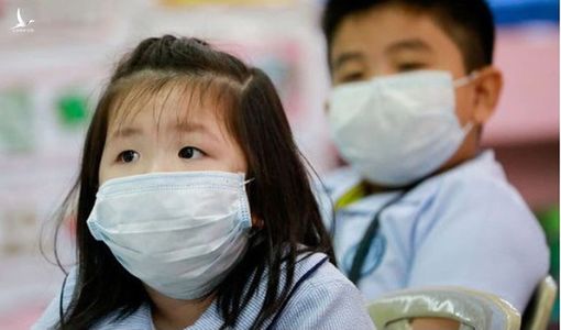 Sở GD-ĐT TP.HCM đề xuất cho học sinh lớp 9, 12 đi học lại