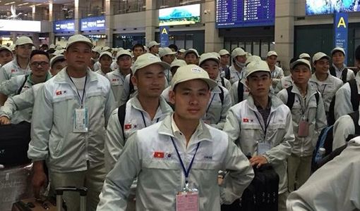 Tiếp nhận có chọn lọc lao động Trung Quốc trở lại làm việc