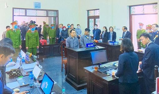Những điểm vô lý trong vụ ‘xe Innova lùi trên cao tôc’