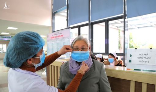 Thứ trưởng Bộ Y tế: Khẩu trang không phải “cứu nhân”, chưa có bằng chứng bảo vệ người không bệnh