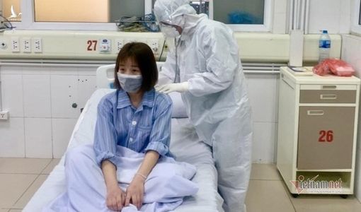 Những chiếc áo trắng blouse can trường