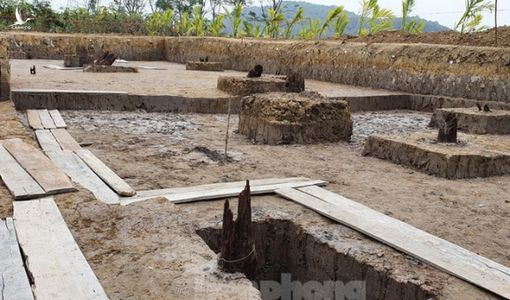 Thêm 13 cọc gỗ nghi liên quan đến trận Bạch Đằng phát lộ ở Hải Phòng