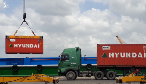 Xuất khẩu điện thoại, máy tính, giày dép… sang Mỹ tăng khủng