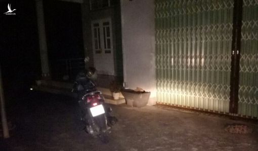 Cách chức chủ tịch xã “mang phở” cho vợ tài xế xe tải lúc nửa đêm