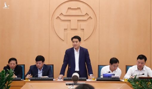 Chủ tịch UBND Hà Nội: 15 khách VIP trên chuyến bay VN0054 dương tính Covid-19