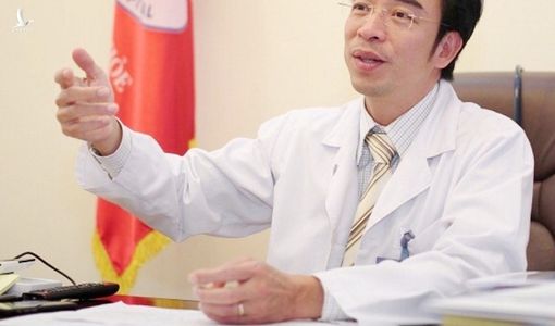 Trước khi bị khởi tố, sự nghiệp của Giám đốc Bệnh viện Bạch Mai thế nào?