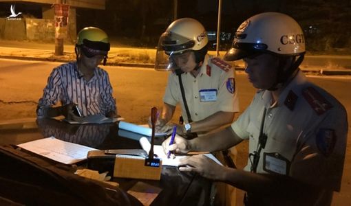 ‘Tôi không thổi độ cồn, không lập biên bản đó làm gì tôi?’