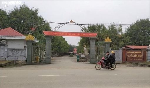 Khi Huyện ủy, Ủy ban bỗng thành… nợ chúa chổm