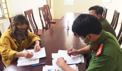 Chị bán cá rao: ‘Chợ đóng hết rồi, ai ăn mình ship’, thế là công an ‘ship’