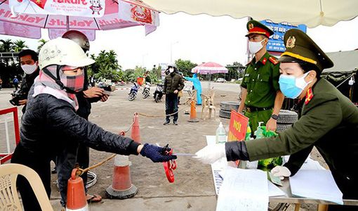 Chi tiết mức phạt 13 hành vi vi phạm về phòng chống COVID-19 tại Hà Nội