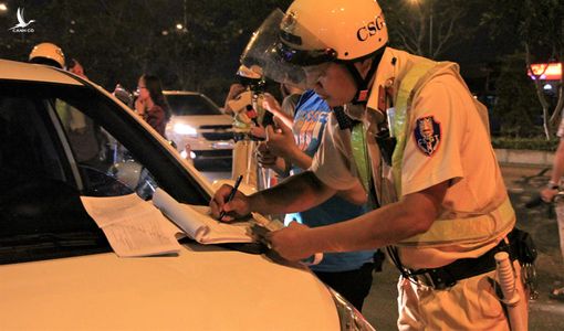 Trong một năm, TP HCM luân chuyển hơn 2.200 cán bộ, công chức để chống tham nhũng
