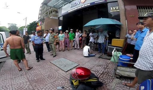 ‘Nín thở’ xem cảnh sát hình sự truy đuổi 2 tên cướp ở trung tâm Sài Gòn