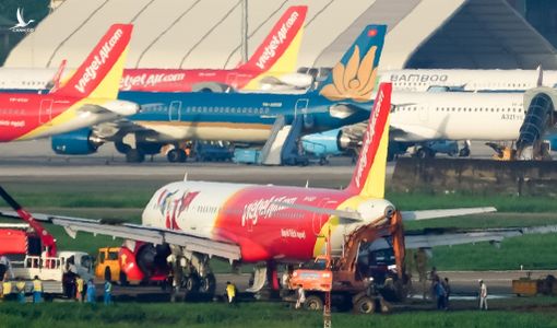 ‘Giải cứu’ thành công máy bay VietJet bị lệch đường băng