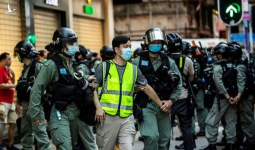 Lo ngại luật an ninh, Mỹ ngưng bán thiết bị quốc phòng cho Hong Kong