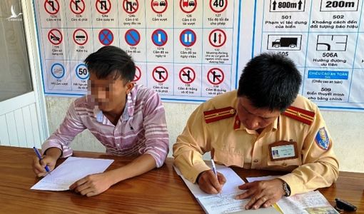 Tài xế chạy ngược chiều trên cao tốc bị phạt 17 triệu đồng