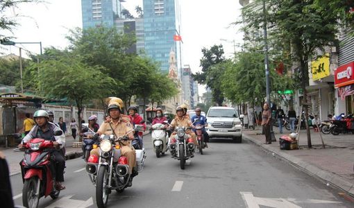 CSGT có thể được trang bị súng ngắn, súng trường, súng tiểu liên từ ngày 5-8