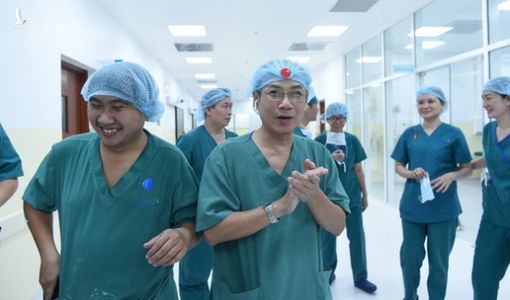 Báo chí quốc tế đưa tin về cuộc phẫu thuật tách rời trẻ song sinh dính liền của Việt Nam