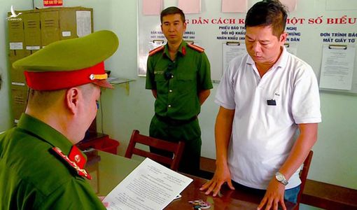 Bắt tạm giam một cựu Trung tá không quân