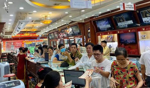Chưa từng có, 1 ngày giá tăng 4 triệu, vàng đắt nhất mọi thời đại