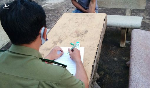 Vượt biên trốn cách ly, bị bắt đưa đi cách ly, lại trốn tiếp