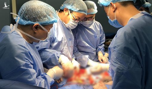 Việt Nam thay khớp, ghép xương nhân tạo bằng công nghệ mới cho bệnh nhân ung thư