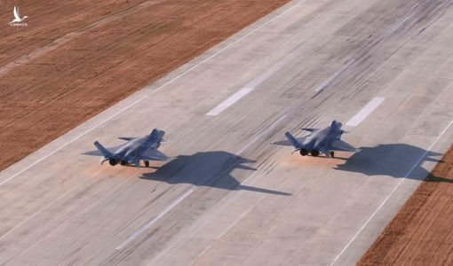 Forbes: Trung Quốc điều máy bay chiến đấu đến biên giới, chuẩn bị chiến tranh Trung-Ấn