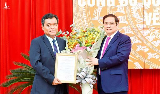 Bộ Chính trị chuẩn y tân Bí thư Tỉnh ủy