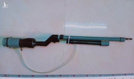 Vác súng dọa chủ quán vì không phục vụ mồi nhậu giữa dịch Covid-19