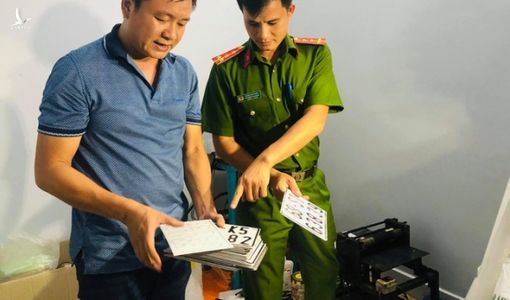 Khởi tố 17 bị can trong đường dây làm giả giấy tờ lớn nhất miền nam