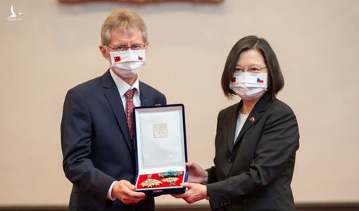 ‘Trung Quốc sẽ trừng phạt quan chức Mỹ thăm Đài Loan’