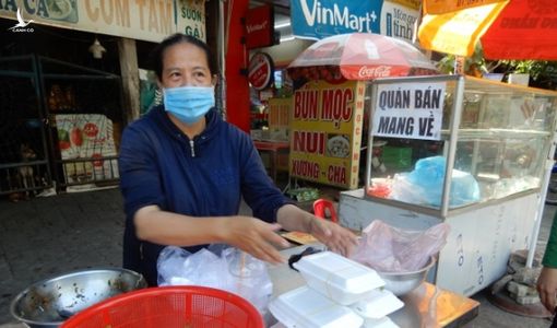 Đà Nẵng: Hàng quán đồng loạt mở cửa trong ngày đầu nới lỏng cách ly