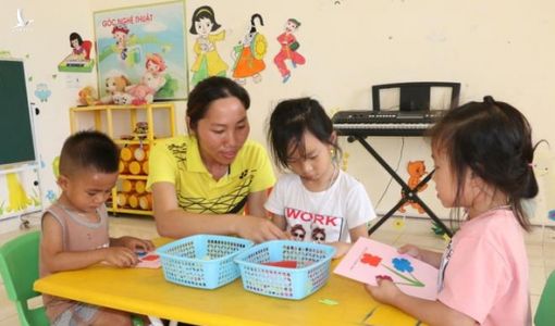 Quốc khánh đặc biệt của cô trò đảo tiền tiêu: Lần đầu thấy điện sáng, quạt quay
