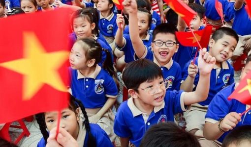 Sáng nay 1/9, học sinh cả nước tựu trường năm học 2020-2021