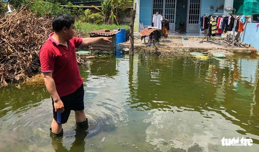 Ngập gì mà ngập hơn nửa tháng, dân Xuân Thới Đông – TPHCM có người đi nơi khác ở tạm