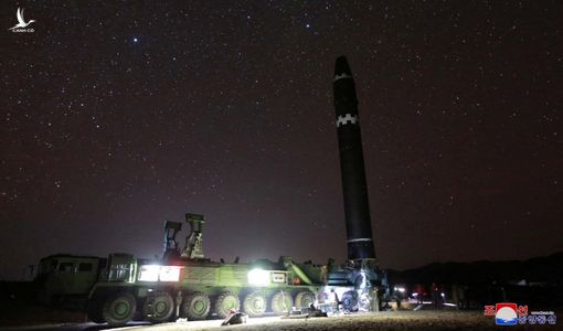 Triều Tiên công bố tên lửa đạn đạo hủy diệt tầm bắn tới Mỹ trong cuộc duyệt binh lớn?