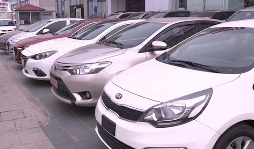Ngân hàng rao bán loạt ôtô siết nợ, dân mua lo sợ khi xuống tiền